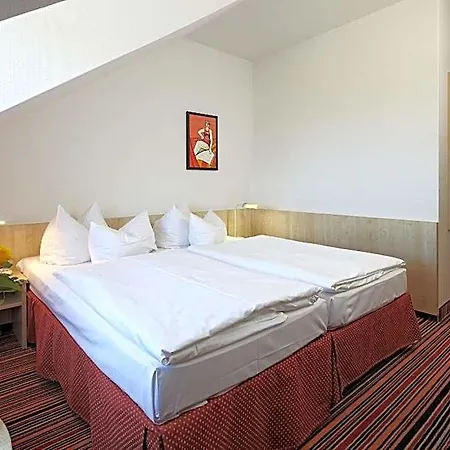 Kim 4* Dresden